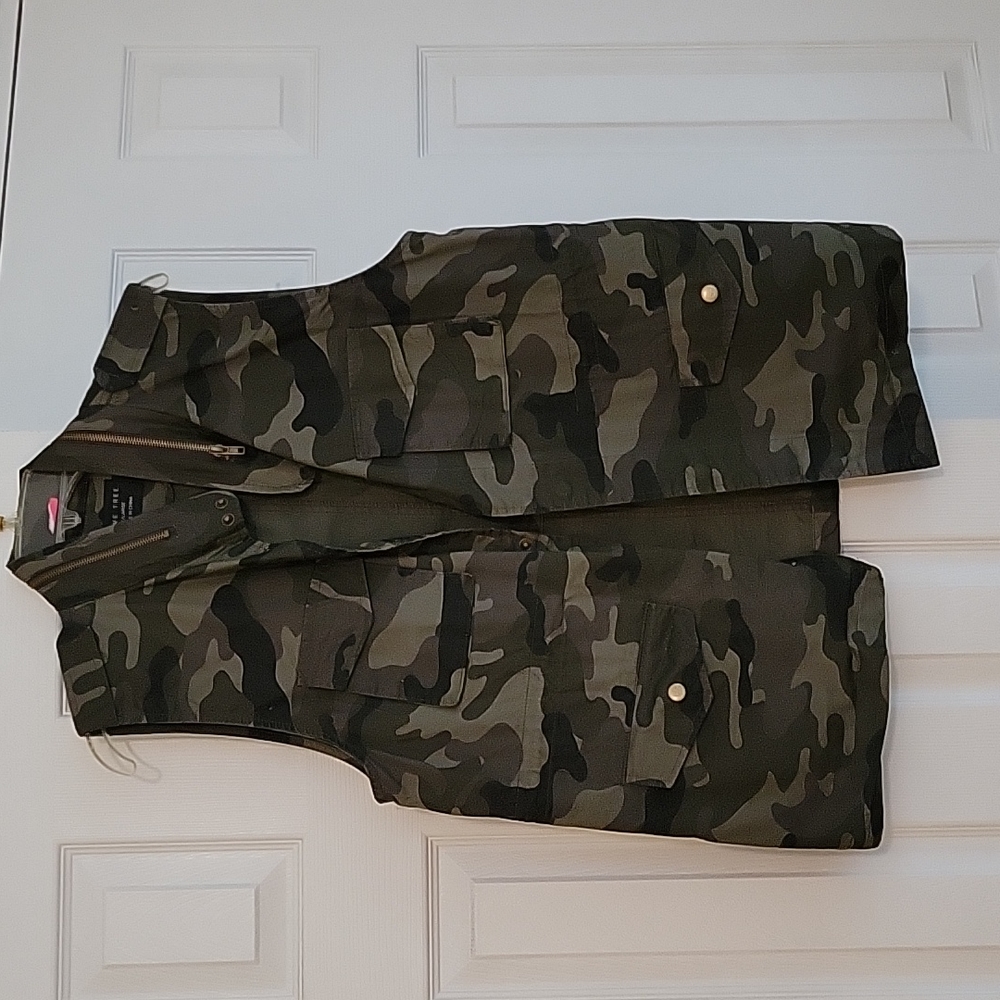 Camouflage vest